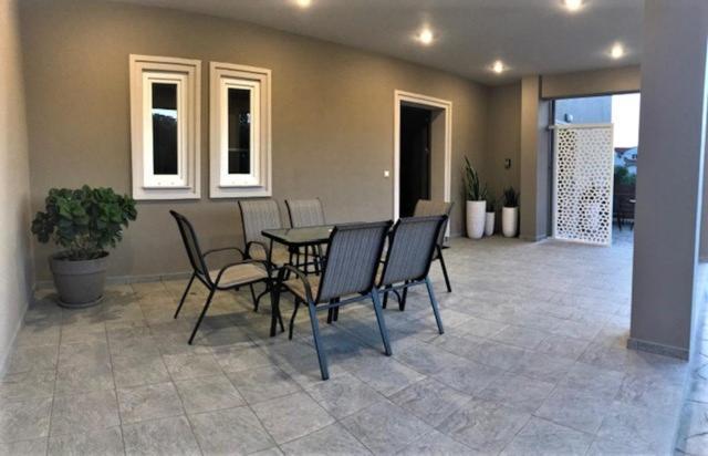 Rose Maisonette Razata Luaran gambar
