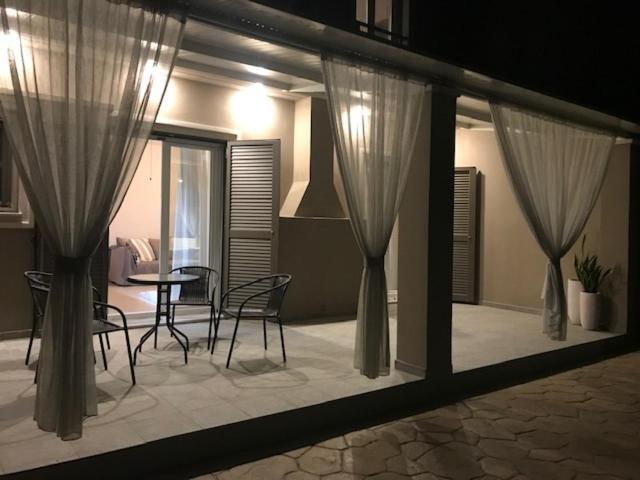 Rose Maisonette Razata Luaran gambar