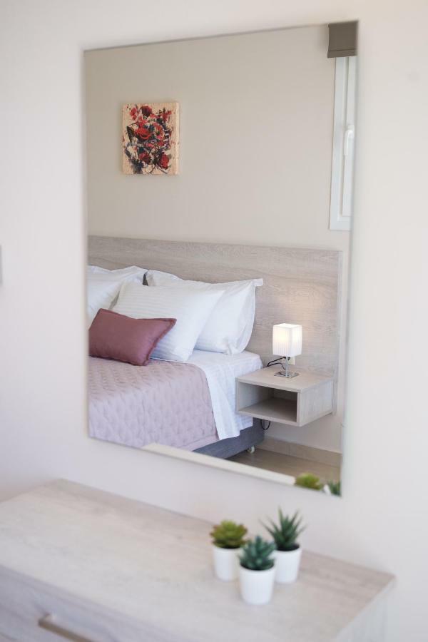 Rose Maisonette Razata Luaran gambar